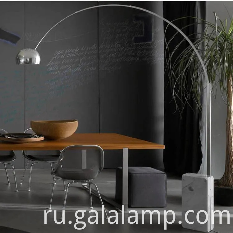 Современный классический турнир для дуги со стильной мраморной основой